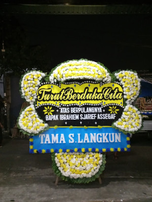 Papan Bunga Duka di Garongan