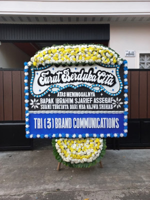 Papan Bunga Duka di Garongan